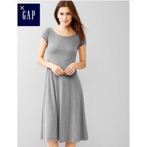👗 Gap Fit and Flare Jersey Dress ☁️